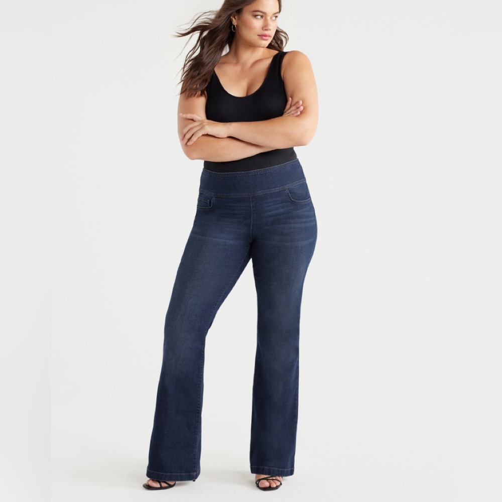 NWT Melisa Super High Rise Flare Pull on Jeans by Sofia Vergara - Size 14